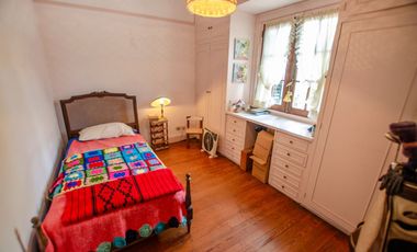 CHALET INGLES EN VENTA EN ADROGUE DE CATEGORIA
