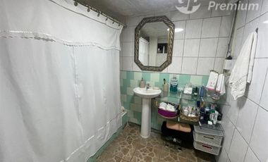 Casa en Venta en José Joaquín Perez con Los Cerezos