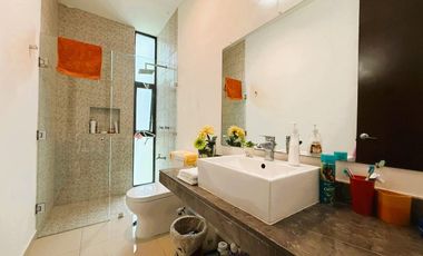 Residencia en Venta en San José Tulipanes, Amenidades Premium y alberca privada