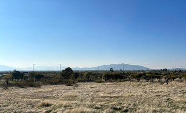 SE VENDE PARCELA CERCADA A ORILLA DE CAMINO 5000 M2