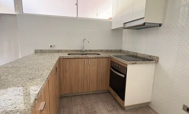 SE ARRIEDA AMPLIA CASA COCINA TOTALMENTE EQUIPADA