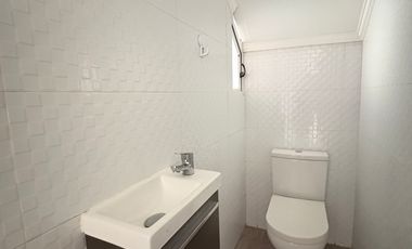 SE ARRIEDA AMPLIA CASA COCINA TOTALMENTE EQUIPADA