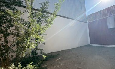 SE ARRIEDA AMPLIA CASA COCINA TOTALMENTE EQUIPADA