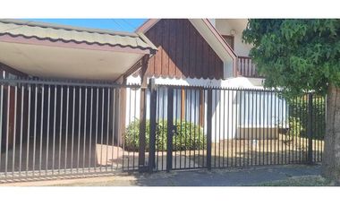 Casa amplia excelente ubicación