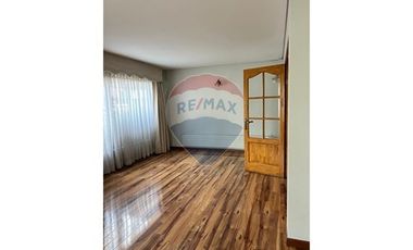 Casa amplia excelente ubicación