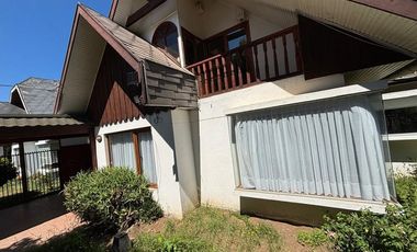 Casa amplia excelente ubicación