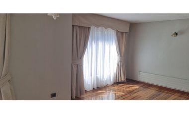 Casa amplia excelente ubicación