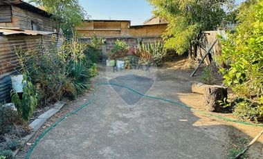 CASA ANTIGUA CON AMPLIO TERRENO EN QUINTA NORMAL