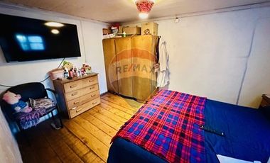 CASA ANTIGUA CON AMPLIO TERRENO EN QUINTA NORMAL