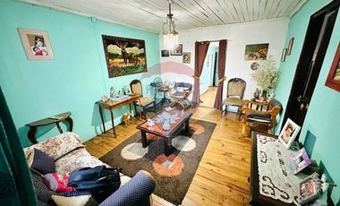 CASA ANTIGUA CON AMPLIO TERRENO EN QUINTA NORMAL