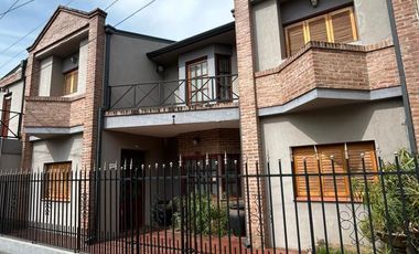 ESPECTACULAR CASA A LA VENTA A MTRS DE AV. LUJÁN S. TOMÉ