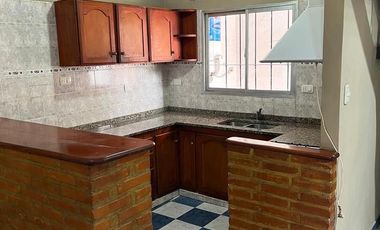 VENTA CASA DOS PLANTAS MUY BUENA CONSTRUCCIÓN * CASEROS * ZONA OESTE