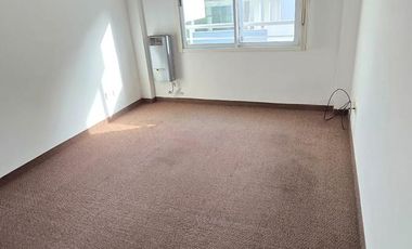 DEPARTAMENTO DE 2 AMBIENTES CON COCHERA EN ALQUILER. VICENTE LOPEZ