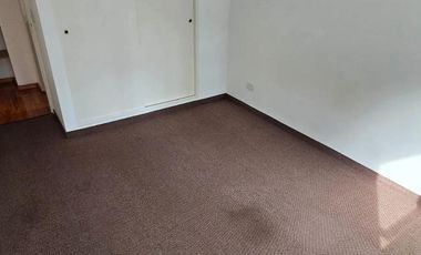 DEPARTAMENTO DE 2 AMBIENTES CON COCHERA EN ALQUILER. VICENTE LOPEZ