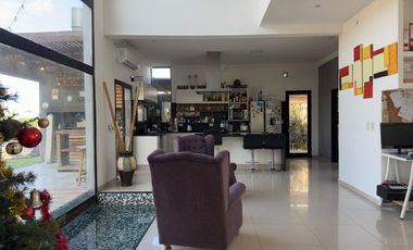 Casa en venta-Santa Isabel-Laguna-4 Ambientes-Pileta climatizada-Ingeniero Maschwitz-Escobar