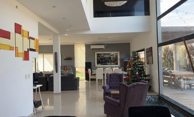 Casa en venta-Santa Isabel-Laguna-4 Ambientes-Pileta climatizada-Ingeniero Maschwitz-Escobar