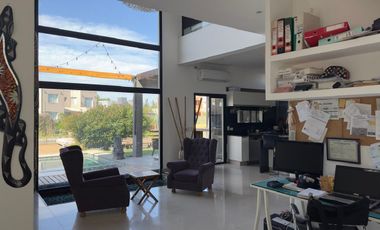 Casa en venta-Santa Isabel-Laguna-4 Ambientes-Pileta climatizada-Ingeniero Maschwitz-Escobar
