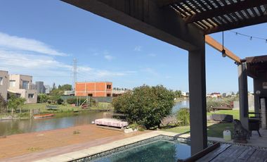 Casa en venta-Santa Isabel-Laguna-4 Ambientes-Pileta climatizada-Ingeniero Maschwitz-Escobar