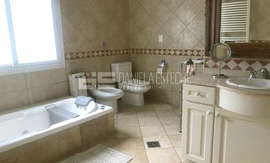 D. Esteche Realty