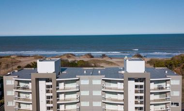 AYRES DE MAR CARILÓ - 2 AMBIENTES  C/ BALCON DE POZO. ENTREGA DICIEMBRE 2026