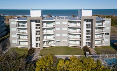 AYRES DE MAR CARILÓ - 2 AMBIENTES  C/ BALCON DE POZO. ENTREGA DICIEMBRE 2026