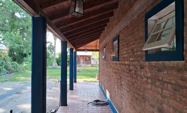 Casa en Villa Adela