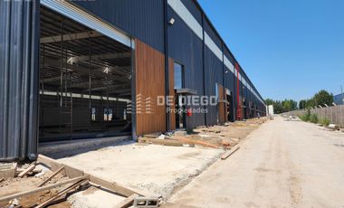 Nave en alquiler de 560 m2, dentro del Parque Industrial Tigre.