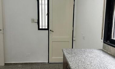 Casa en ALQUILER todo en planta baja Arguello a metros de la Recta Martinolli