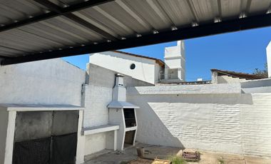 Casa en ALQUILER todo en planta baja Arguello a metros de la Recta Martinolli