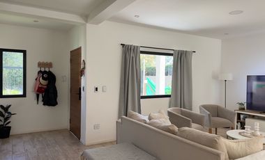 Casa en venta barrio Garin Chico-5 amb-Pileta.