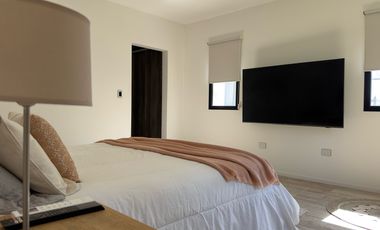Casa en venta barrio Garin Chico-5 amb-Pileta.