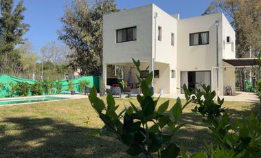 Casa en venta barrio Garin Chico-5 amb-Pileta.