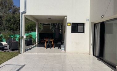 Casa en venta barrio Garin Chico-5 amb-Pileta.