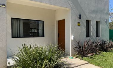 Casa en venta barrio Garin Chico-5 amb-Pileta.
