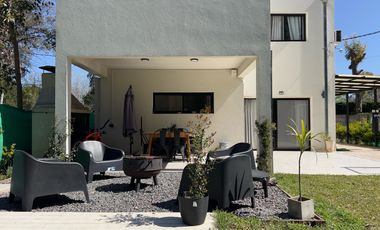 Casa en venta barrio Garin Chico-5 amb-Pileta.