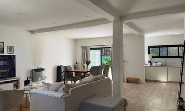 Casa en venta barrio Garin Chico-5 amb-Pileta.