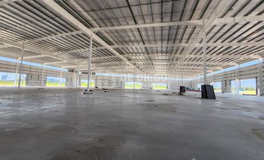 Nave en alquiler de 841 m2, dentro de Centro Industrial Panamericana 25.