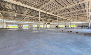 Nave en alquiler de 841 m2, dentro de Centro Industrial Panamericana 25.