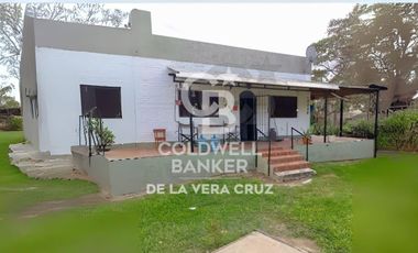 CASA EN RINCON POTRERO SOBRE EL RIO