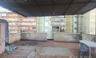 Edificio de Departamentos y Local comercial en Venta