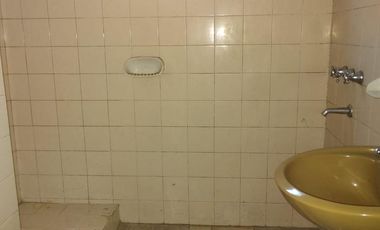 Edificio de Departamentos y Local comercial en Venta