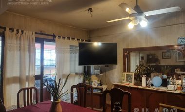 Edificio de Departamentos y Local comercial en Venta