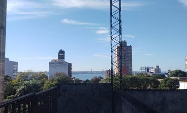 Edificio de Departamentos y Local comercial en Venta