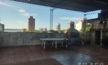 Edificio de Departamentos y Local comercial en Venta