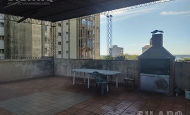 Edificio de Departamentos y Local comercial en Venta
