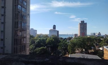 Edificio de Departamentos y Local comercial en Venta