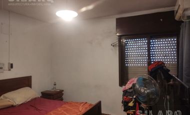 Edificio de Departamentos y Local comercial en Venta
