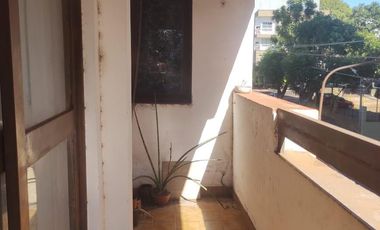Edificio de Departamentos y Local comercial en Venta