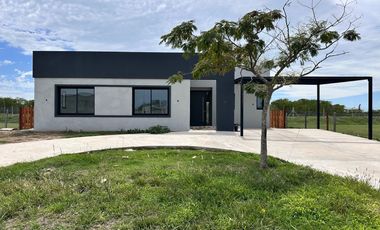 VENTA-Casa-5 Ambientes- 4 dormitorios-Pileta-A estrenar-San Sebastian-Area 9-Escobar-APTA CREDITO