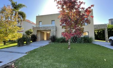 Casa venta, la lomada, moderna lote central